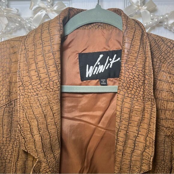 Winlit Genuine Leather Jacket - Picture 2 of 11